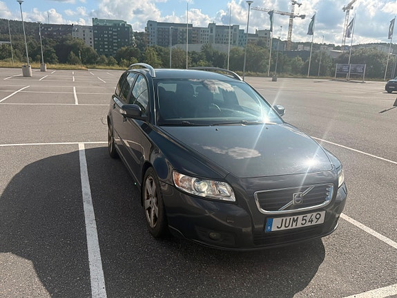 Volvo V50 2 of 11