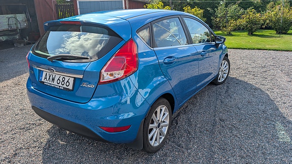Ford Fiesta 2 of 6