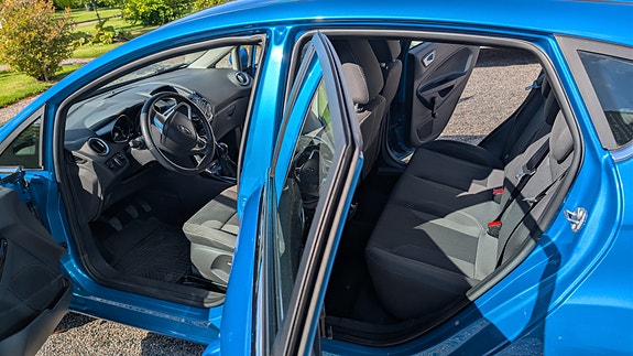 Ford Fiesta 3 of 6