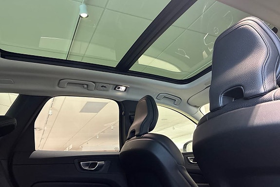 Volvo XC60 18 of 25