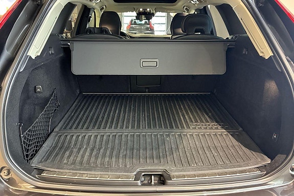 Volvo XC60 12 of 25