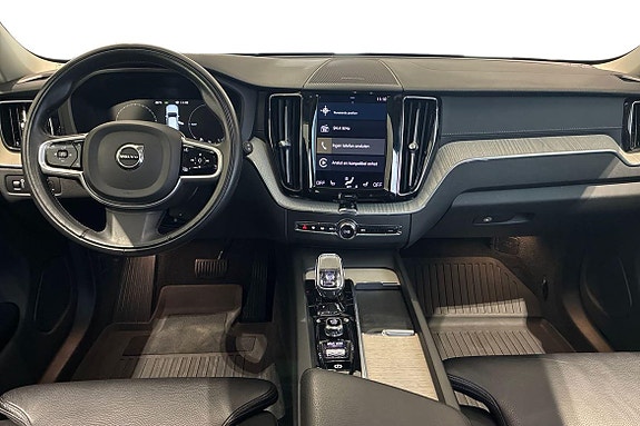 Volvo XC60 10 of 25