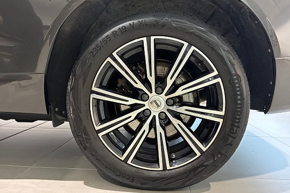 Volvo XC60 17 of 25