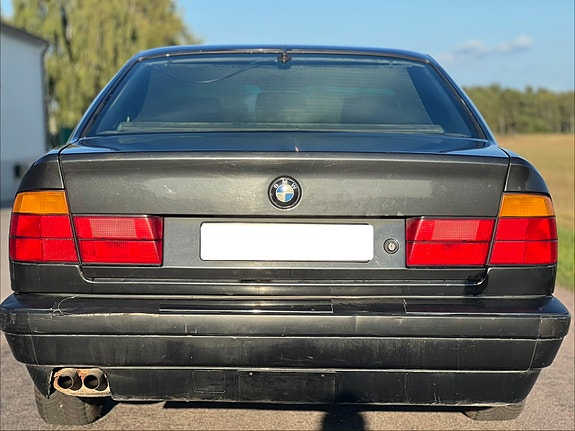BMW 525 2 of 17