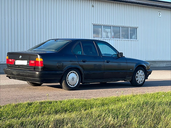 BMW 525 4 of 17