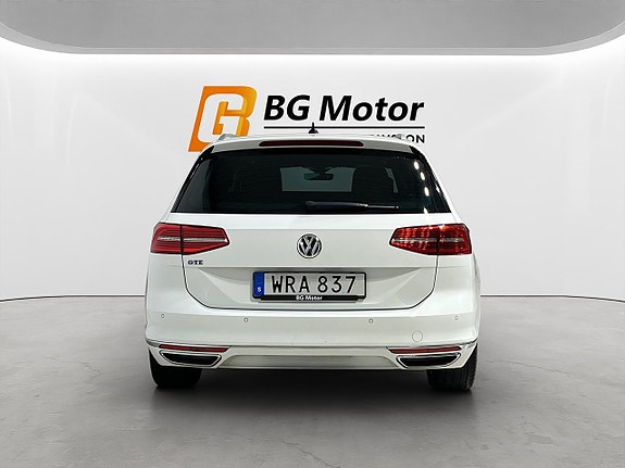 Volkswagen Passat 5 of 21