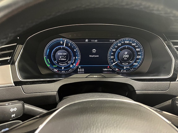 Volkswagen Passat 14 of 21