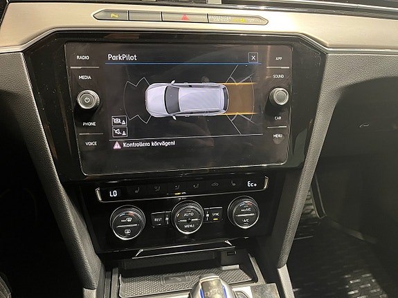 Volkswagen Passat 20 of 21