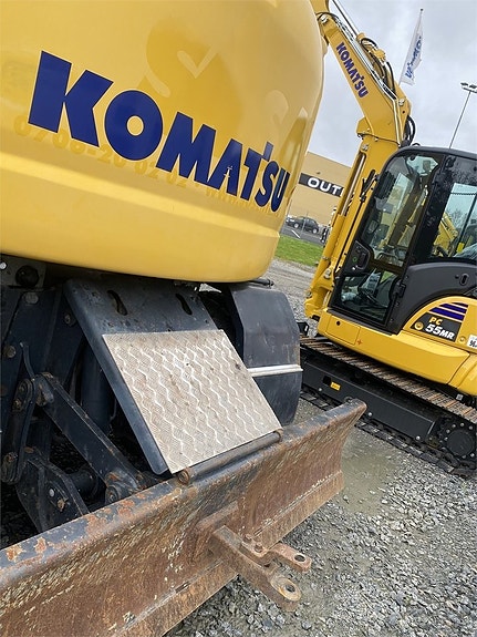 Komatsu PW148-10 8 of 9