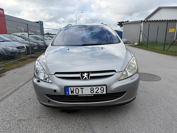 Peugeot 307 SW 2 of 21