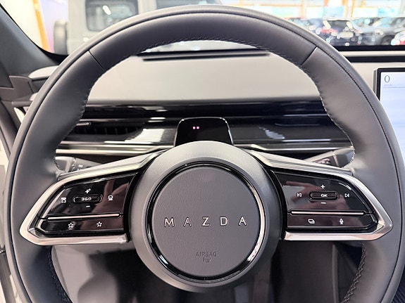Mazda CX-6e 8 of 15
