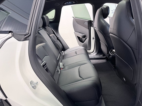 Mazda CX-6e 12 of 15