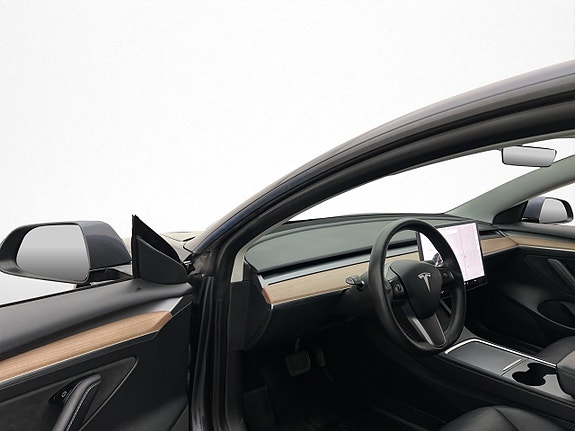 Tesla Model 3 11 of 30
