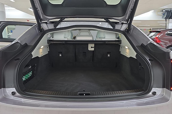 Volvo ES90 12 of 25
