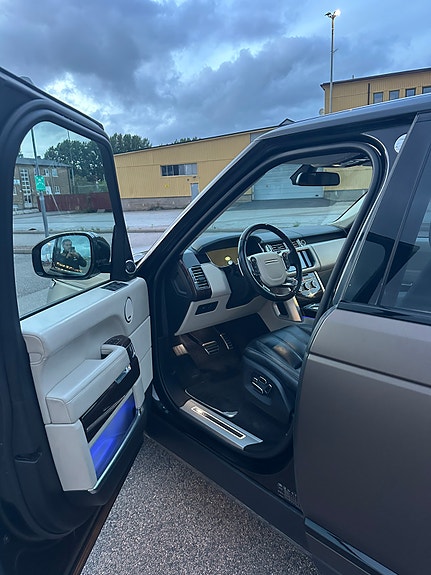 Land Rover Range Rover 10 of 23