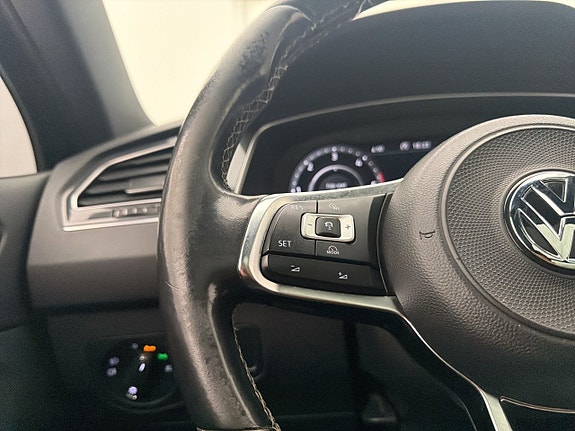 Volkswagen Tiguan 17 of 30