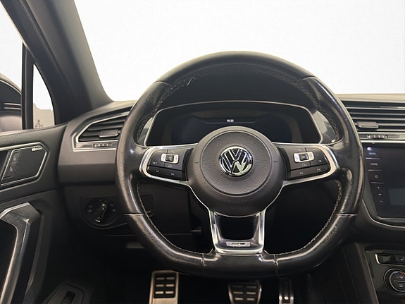 Volkswagen Tiguan 16 of 30