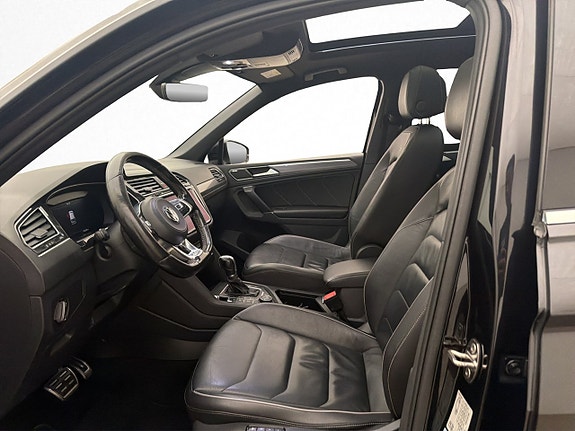 Volkswagen Tiguan 12 of 30