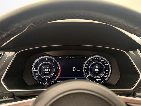 Volkswagen Tiguan 18 of 30