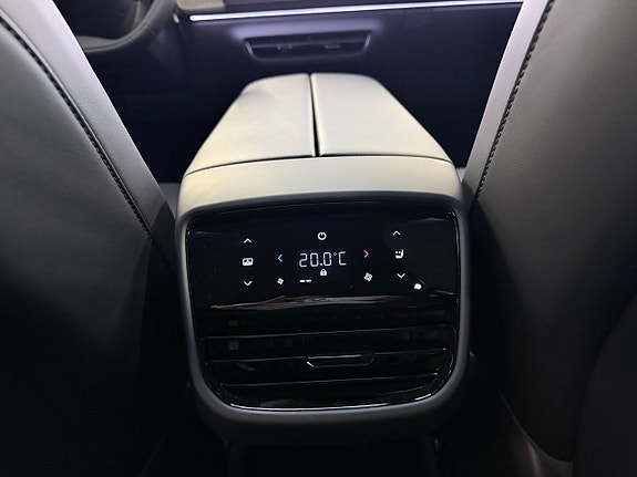 Mazda CX-6e 9 of 11