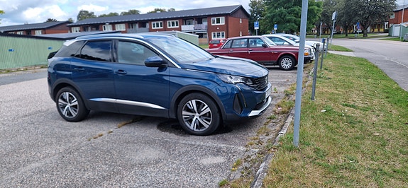 Peugeot 3008 2 of 7