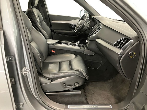 Volvo XC90 4 of 14