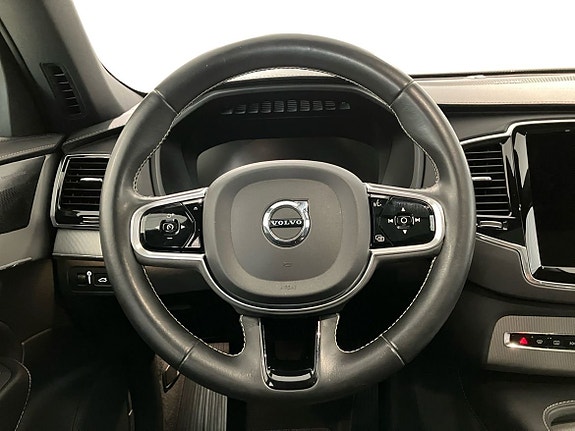Volvo XC90 10 of 14