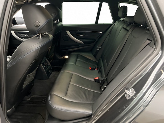 BMW 320d 26 of 30