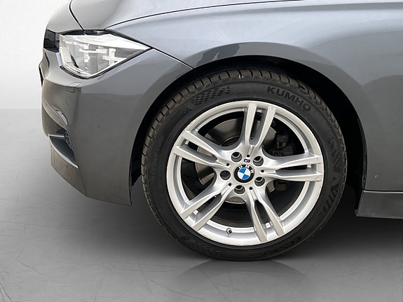 BMW 320d 28 of 30