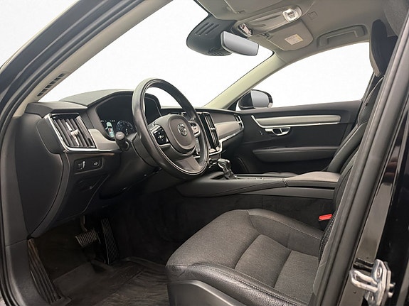 Volvo V90 10 of 30