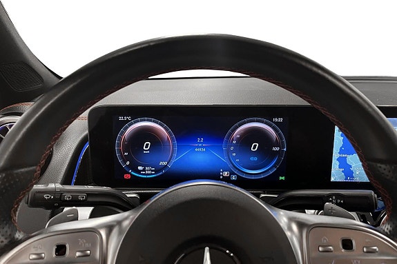 Mercedes-Benz EQB300 6 of 14
