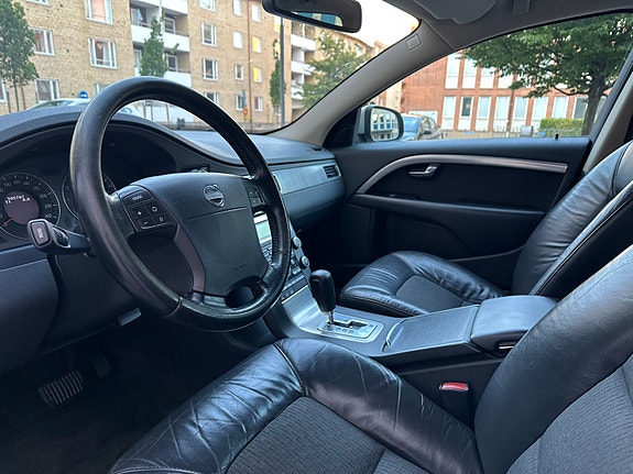 Volvo V70 6 of 10