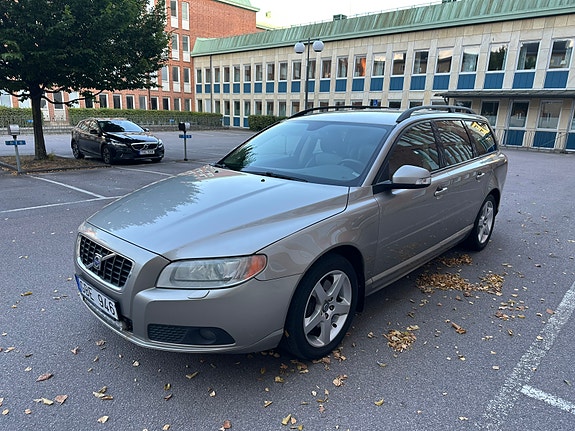 Volvo V70 5 of 10