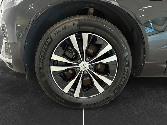 Volvo XC60 10 of 16