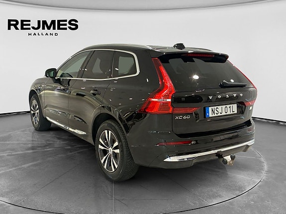 Volvo XC60 2 of 16