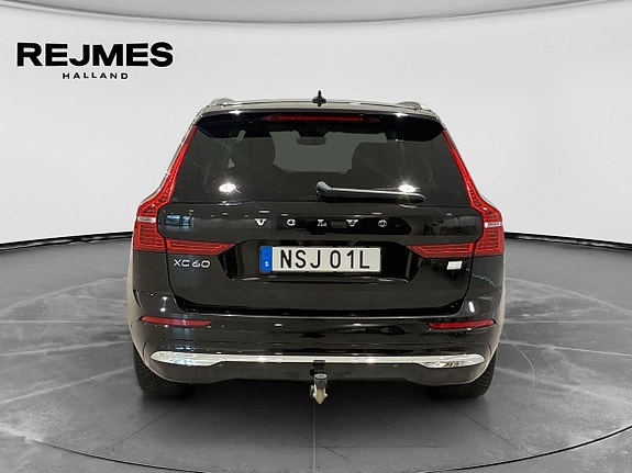 Volvo XC60 8 of 16