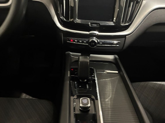 Volvo XC60 13 of 16