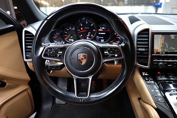 Porsche Cayenne 19 of 22