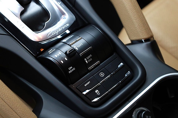 Porsche Cayenne 20 of 22