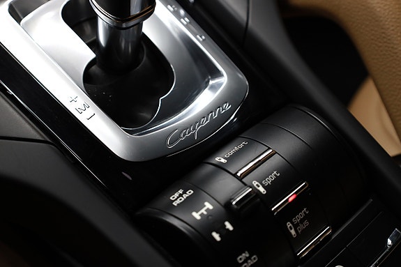 Porsche Cayenne 18 of 22