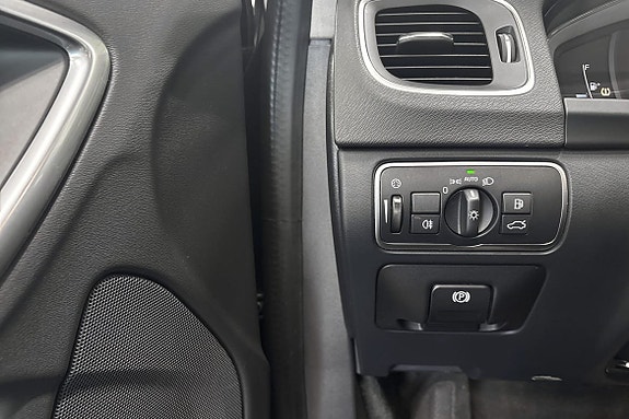 Volvo V60 17 of 19