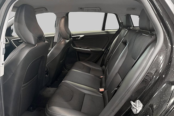Volvo V60 19 of 19