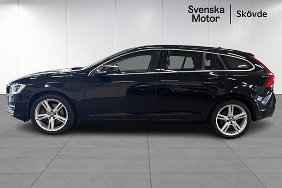 Volvo V60 2 of 19