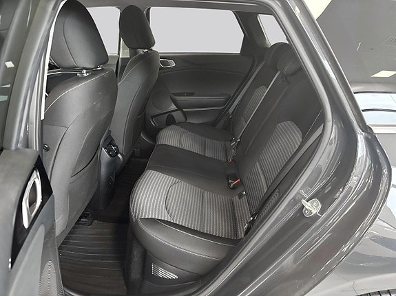 Kia Ceed 9 of 17