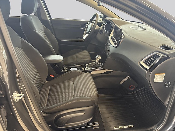 Kia Ceed 15 of 17
