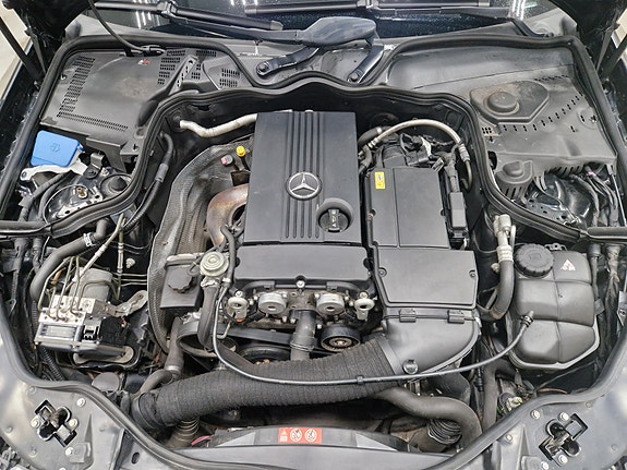 Mercedes-Benz E200 3 of 8