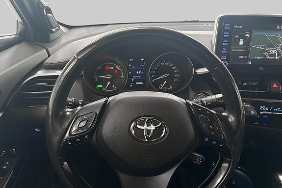 Toyota C-HR 9 of 21