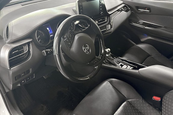 Toyota C-HR 7 of 21