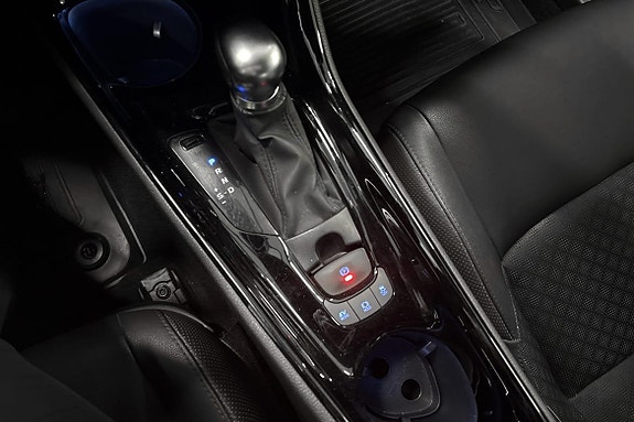 Toyota C-HR 13 of 21