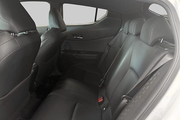 Toyota C-HR 21 of 21